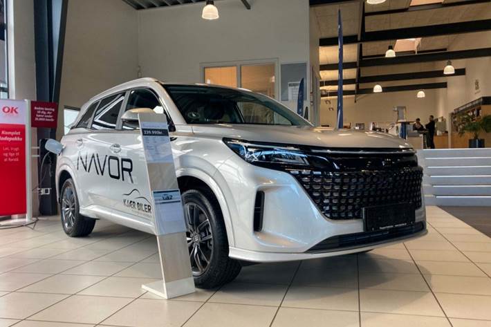 Sølv Navor E5 fra 2025 set udefra