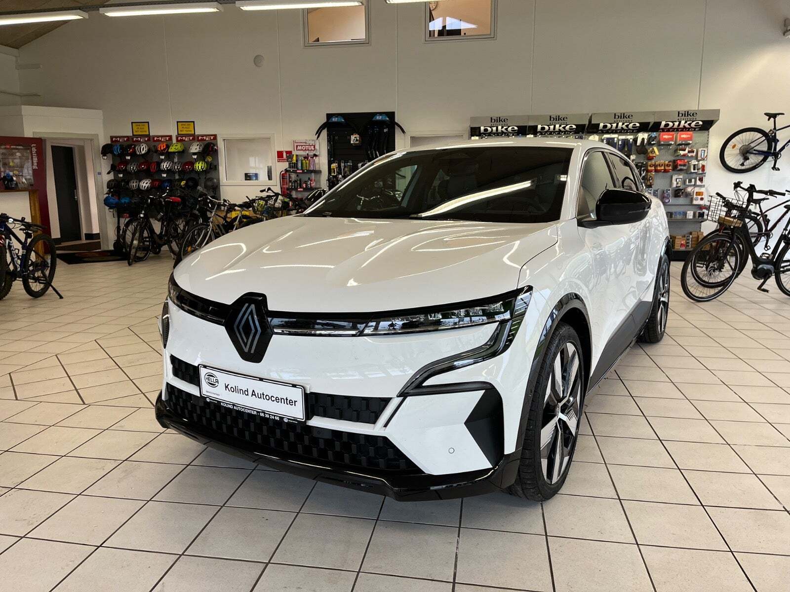 Hvid Renault Megane E-Tech fra 2024
