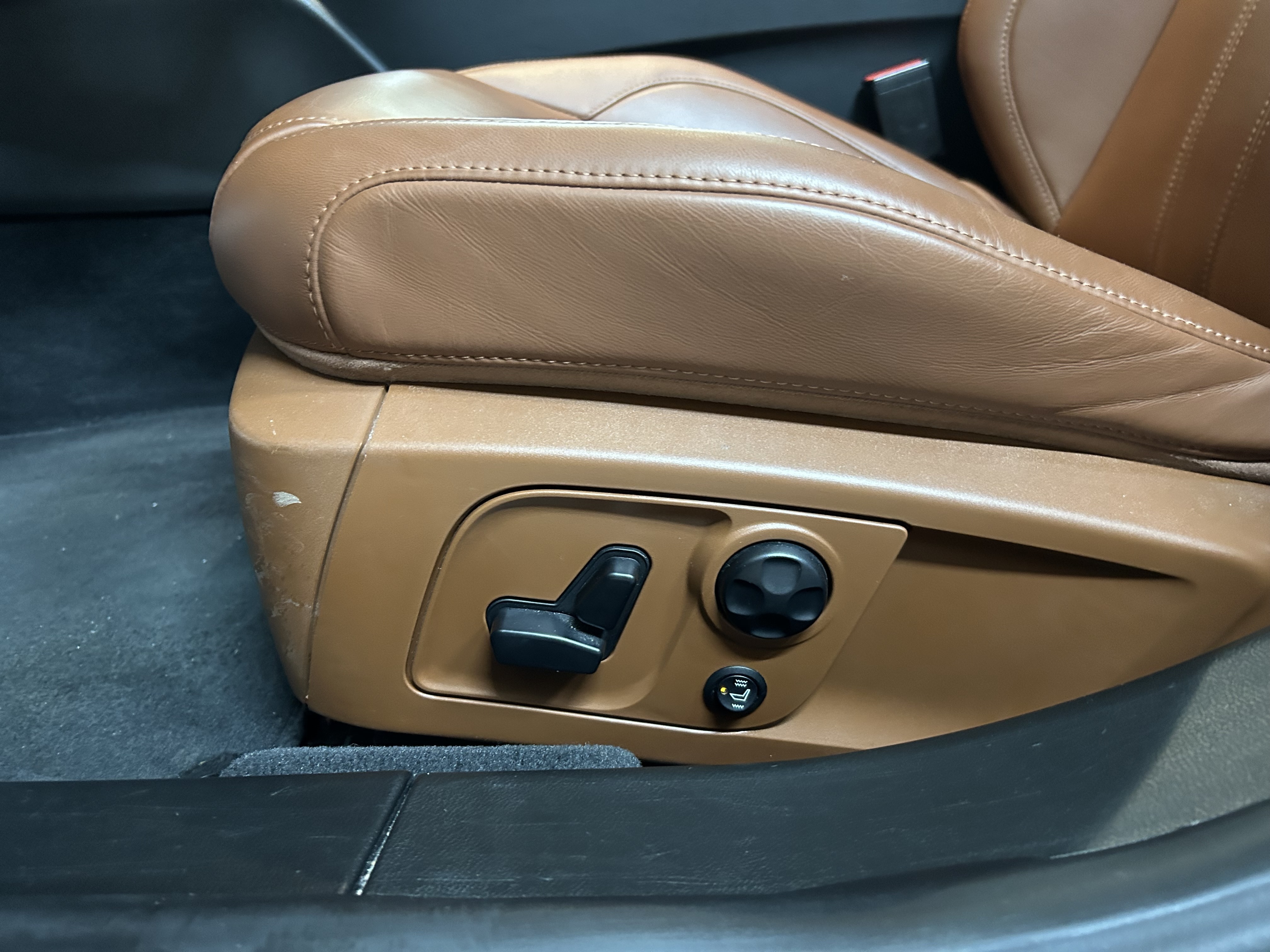 Grå Maserati Ghibli fra 2018