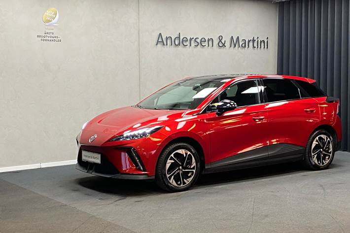 Rød MG MG4 Electric fra 2023 set udefra