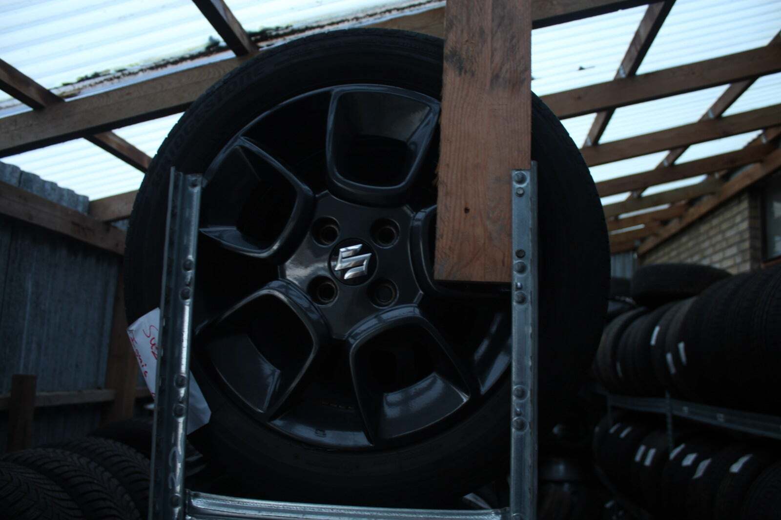 Grå Suzuki Ignis fra 2020