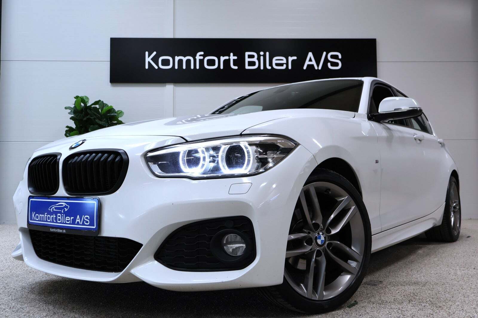 Hvid BMW 118d fra 2019