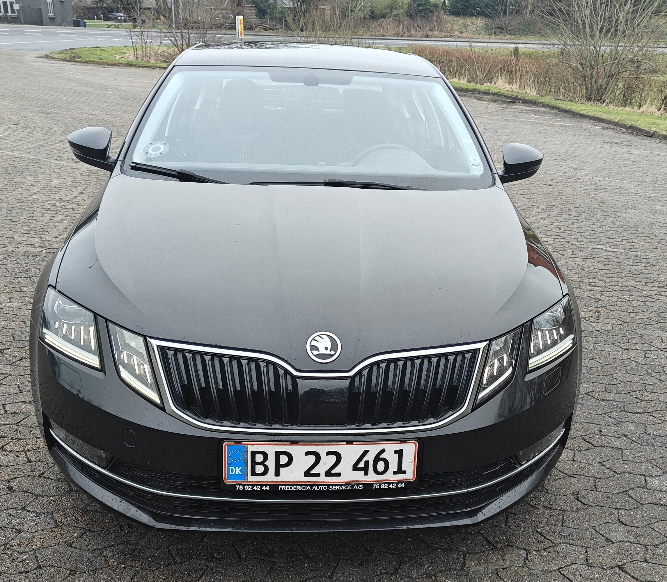 Sort Skoda Octavia fra 2017