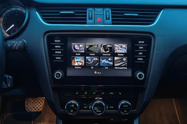 Sort Skoda Octavia fra 2017