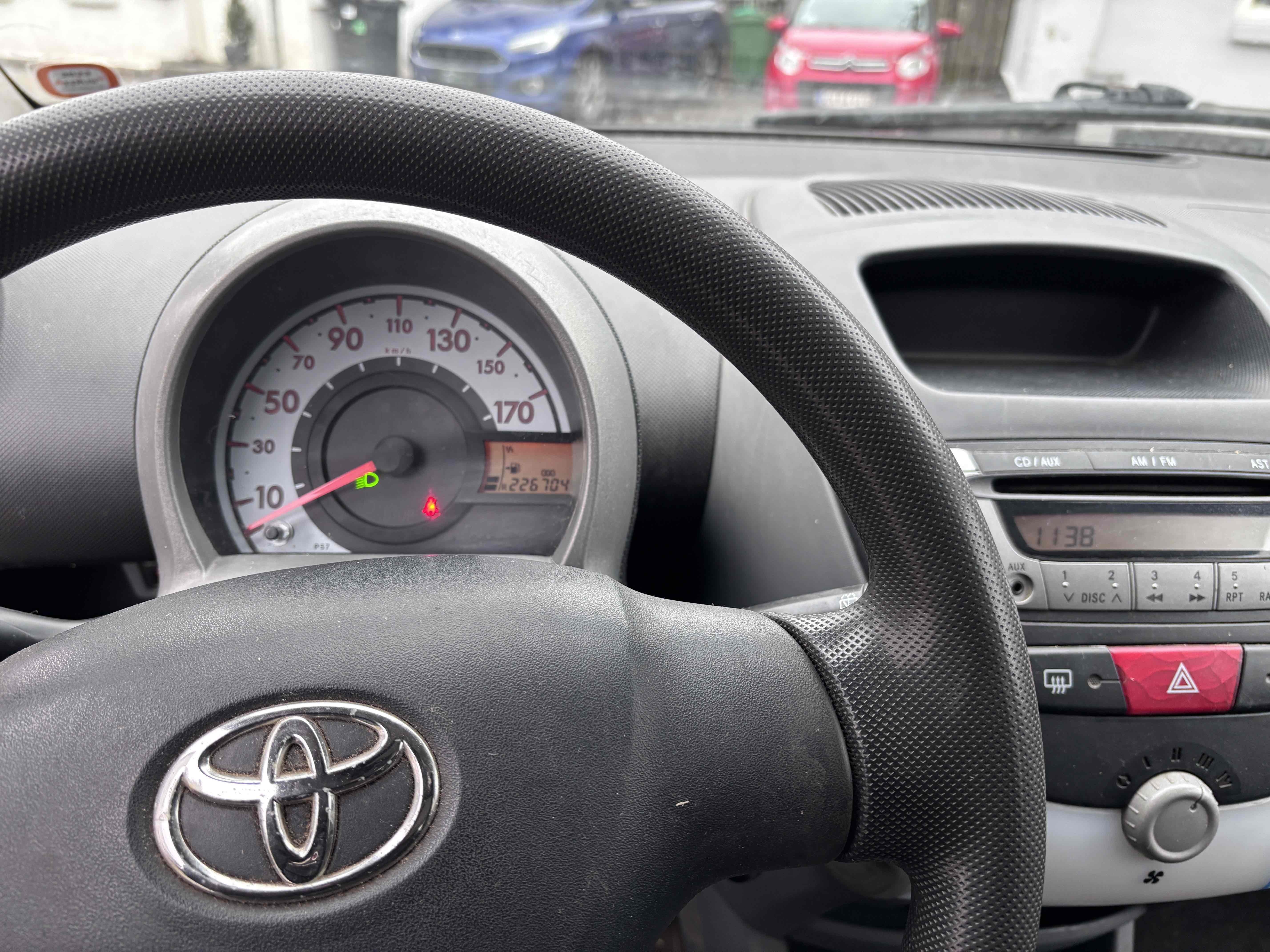 Sort Toyota Aygo fra 2008