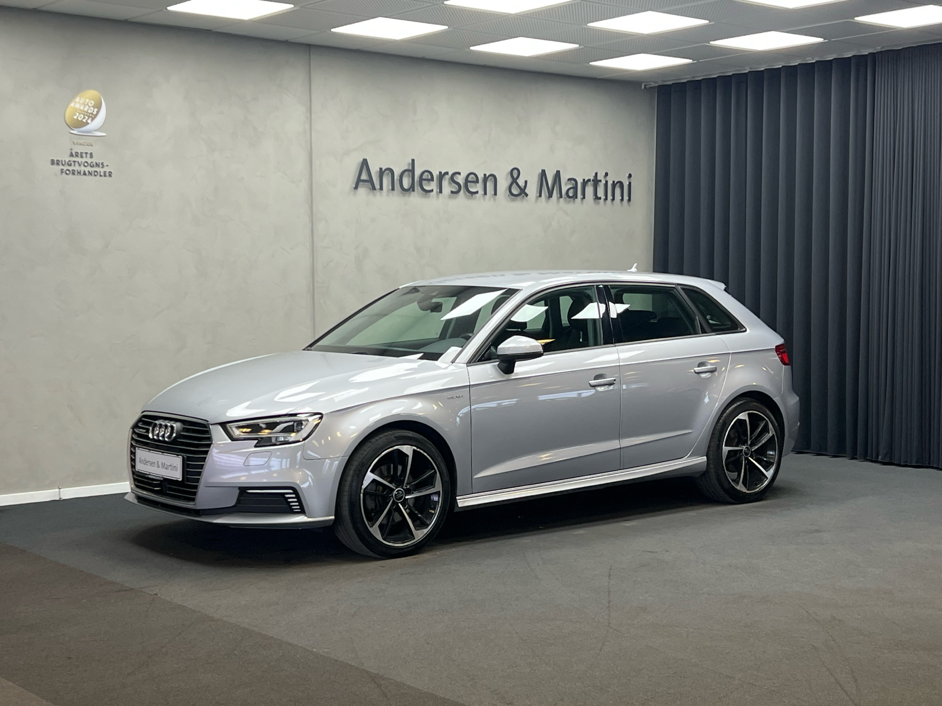 Audi A3 1,4 Sportback E-tron  Plugin-hybrid Ambiente S Tronic 204HK 5d 6g Aut.