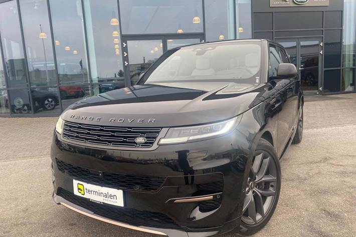 Sort Land Rover Range Rover sport fra 2025 set udefra