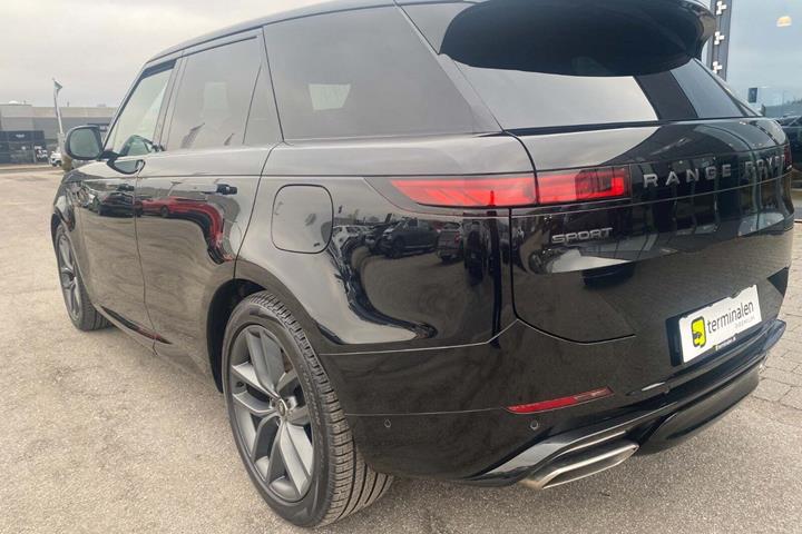 Sort Land Rover Range Rover sport fra 2025
