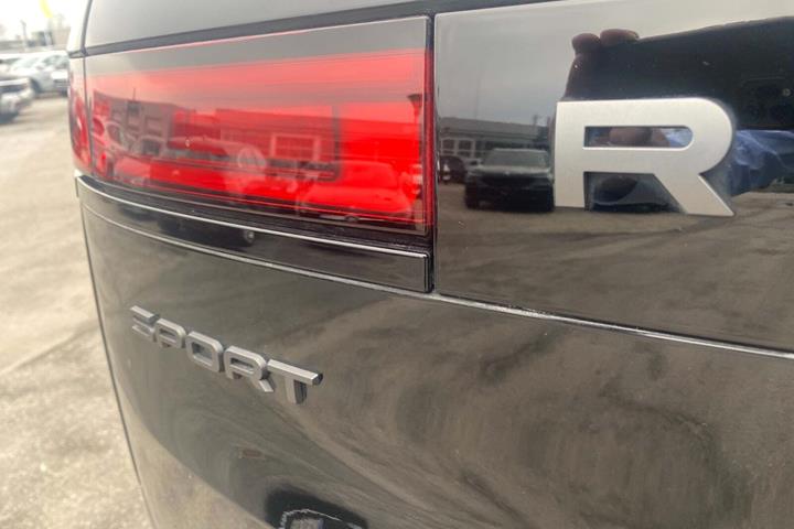 Sort Land Rover Range Rover sport fra 2025
