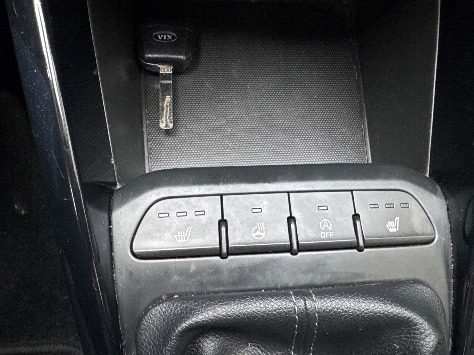 Blå Kia Rio fra 2017