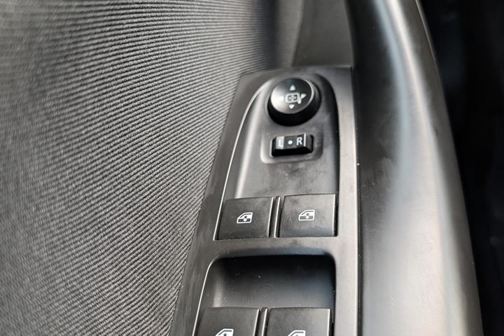 Blå Opel Astra fra 2019