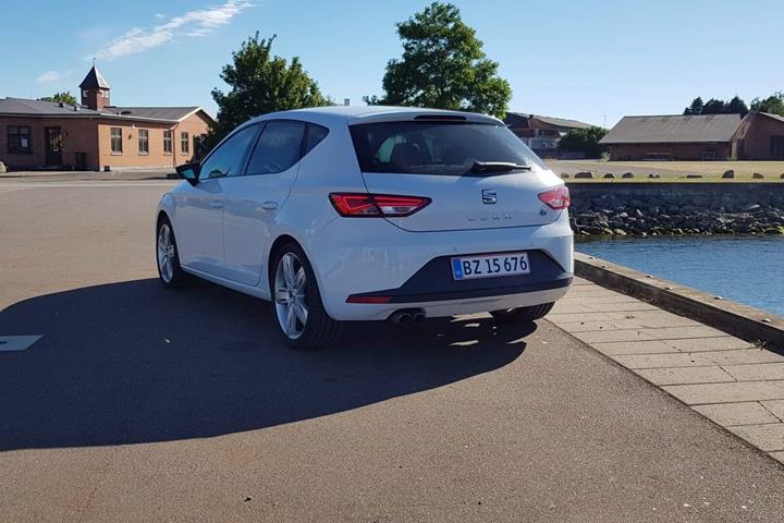 Hvid Seat Leon fra 2014