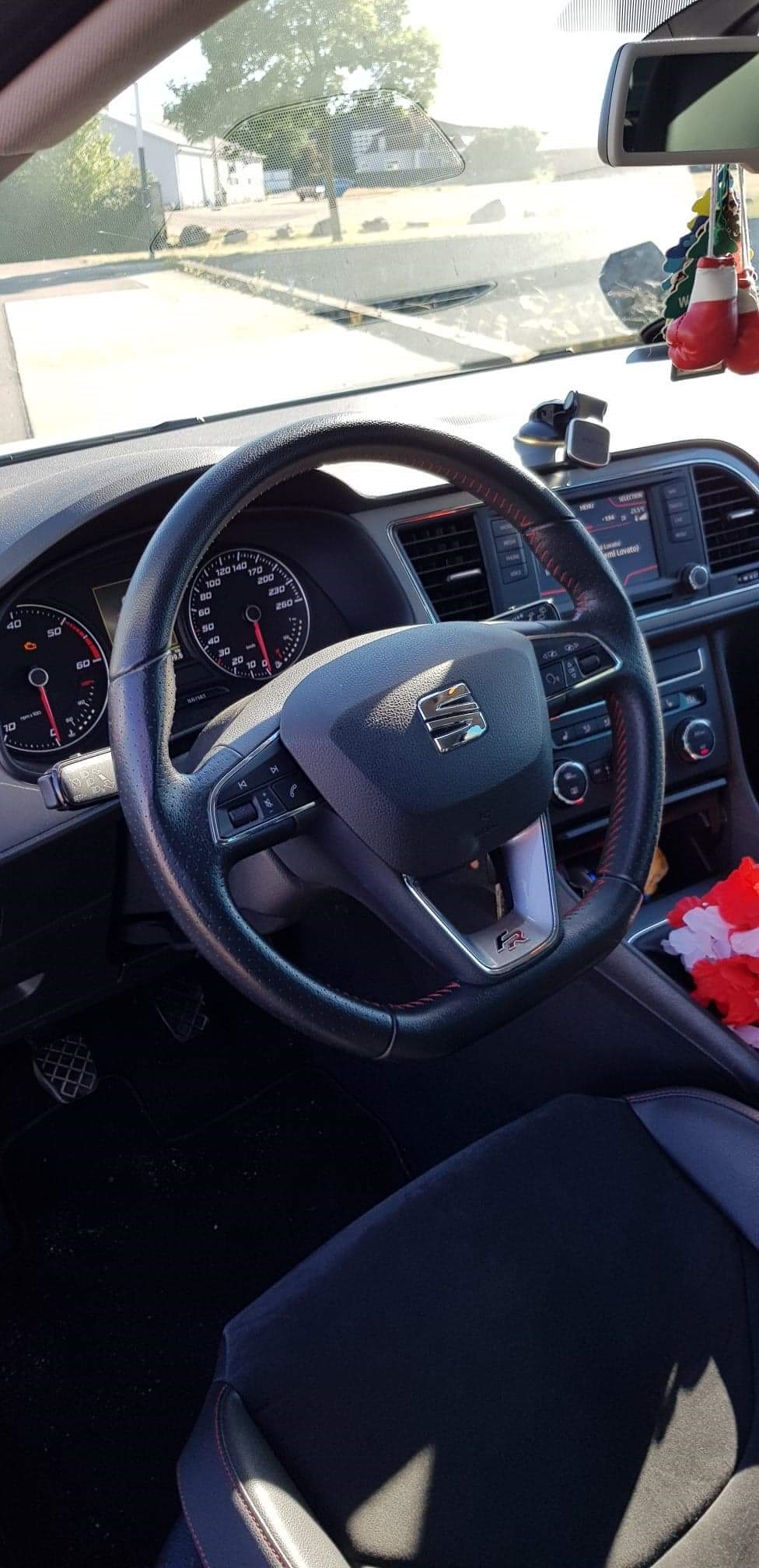 Hvid Seat Leon fra 2014