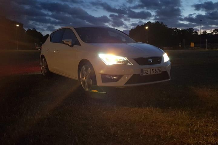 Hvid Seat Leon fra 2014