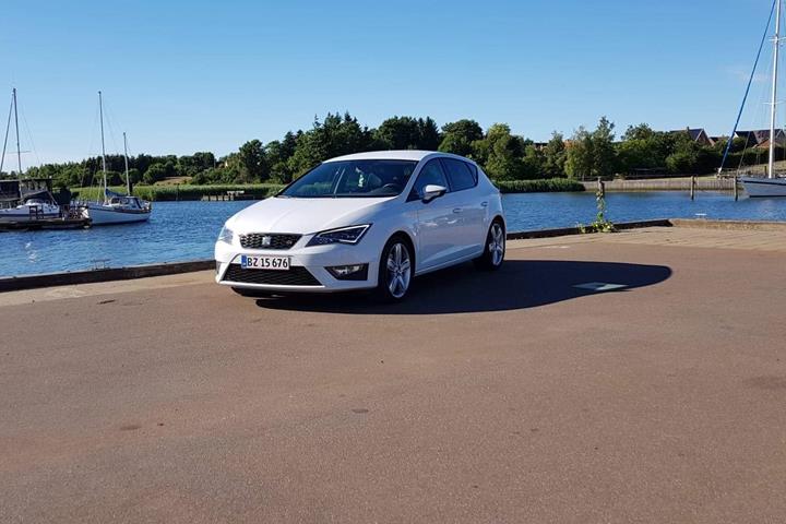 Hvid Seat Leon fra 2014