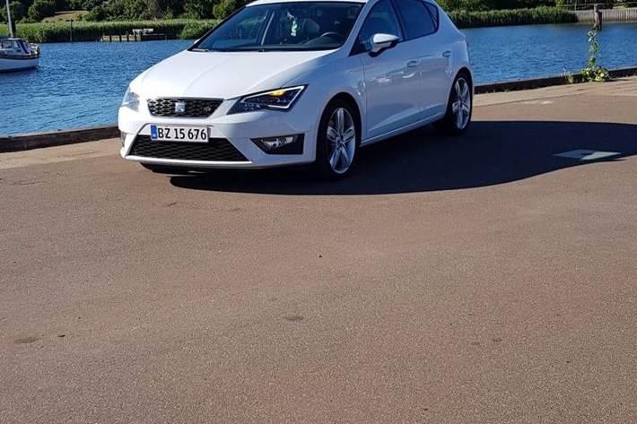 Hvid Seat Leon fra 2014