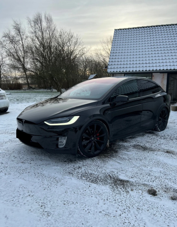 Tesla Model X Ludicrous Performance