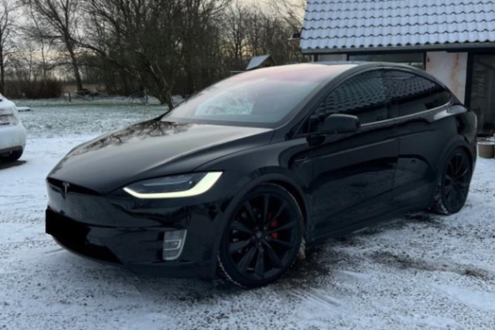 Sort Tesla Model X fra 2019