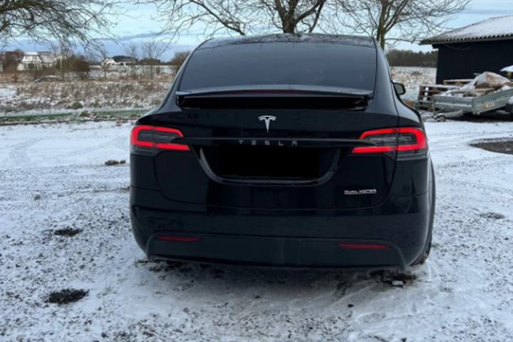 Sort Tesla Model X fra 2019