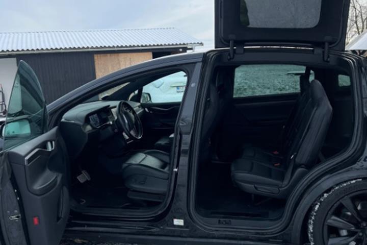Sort Tesla Model X fra 2019