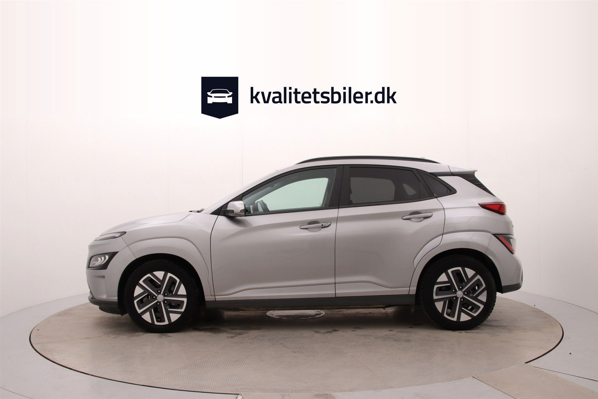 Grå Hyundai Kona fra 2021