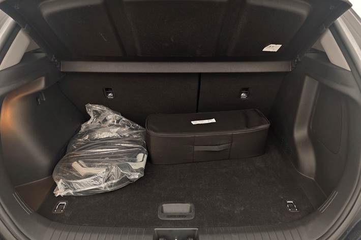 Grå Hyundai Kona fra 2021