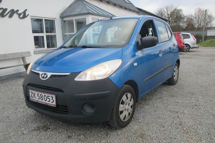 Blå Hyundai i10 fra 2008 set udefra