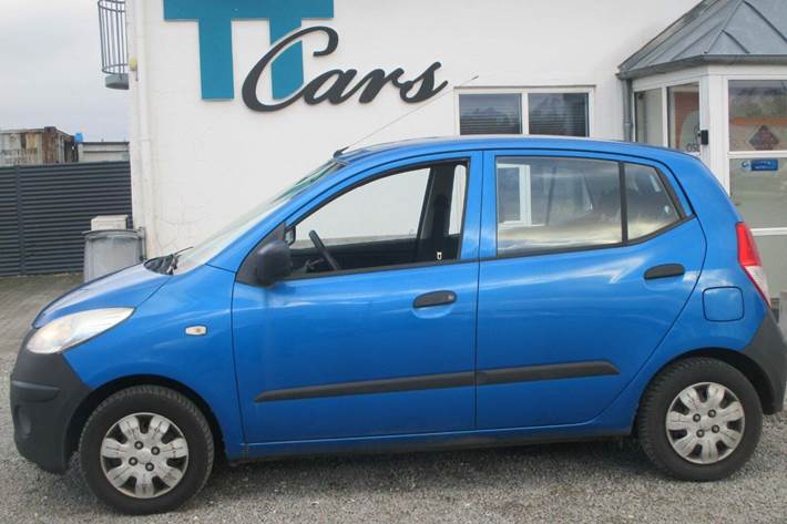 Blå Hyundai i10 fra 2008