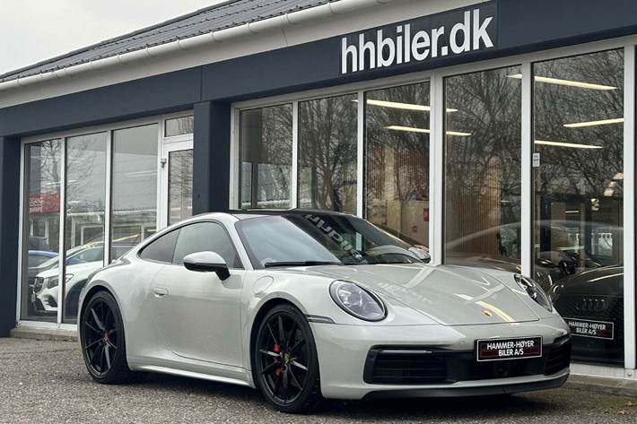 Hvid Porsche 911 Carrera 4S fra 2019 set udefra