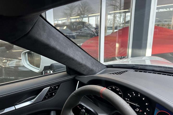 Hvid Porsche 911 Carrera 4S fra 2019 set indefra