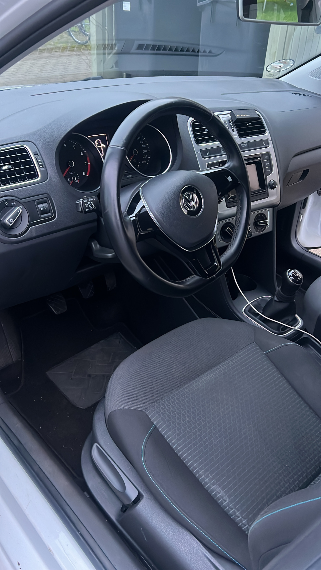 Hvid VW Polo fra 2017