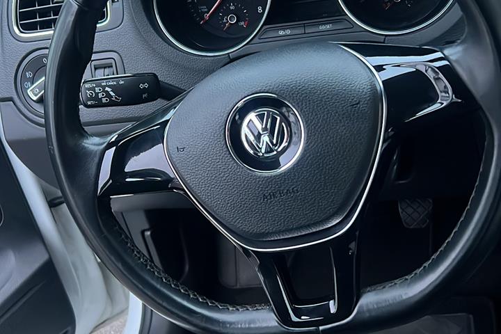 Hvid VW Polo fra 2017