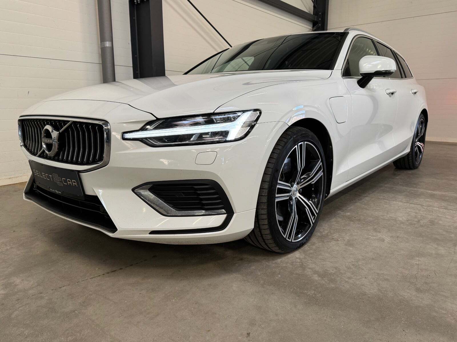 Hvid Volvo V60 fra 2021