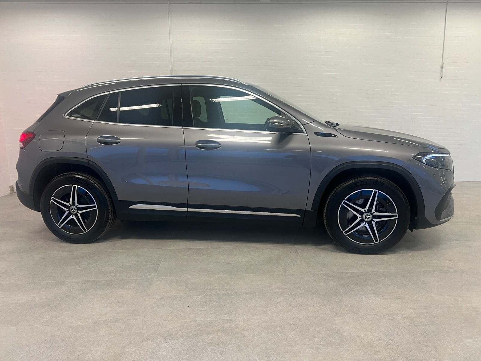 Mercedes EQA250