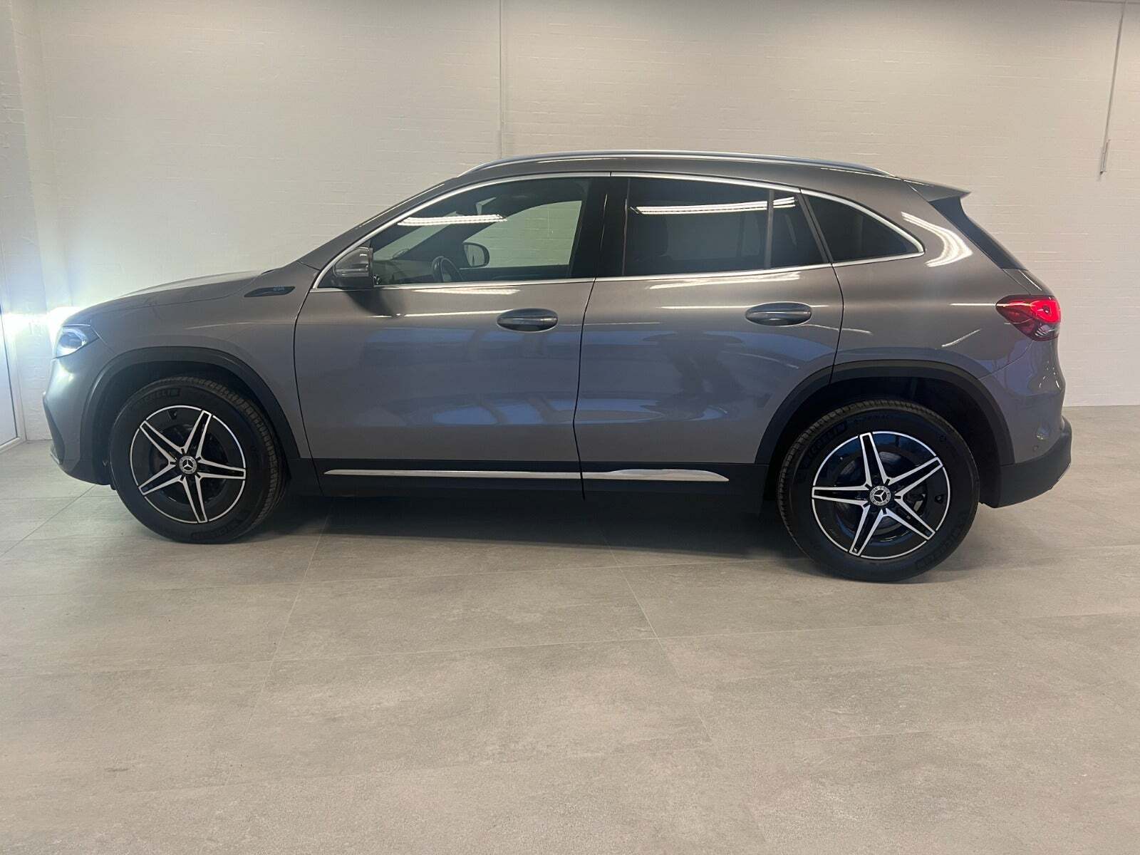 Mercedes EQA250