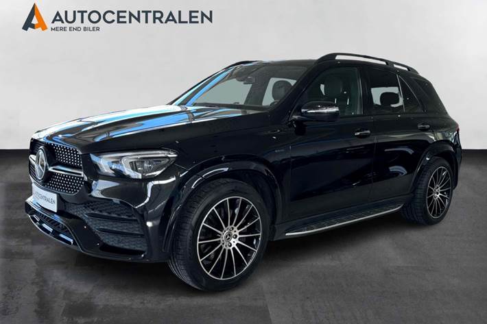 Sort Mercedes GLE350 de fra 2021 set udefra