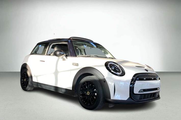 Hvid Mini Cooper SE fra 2023