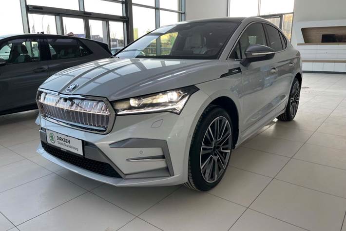 Sølv Skoda Enyaq fra 2024 set udefra