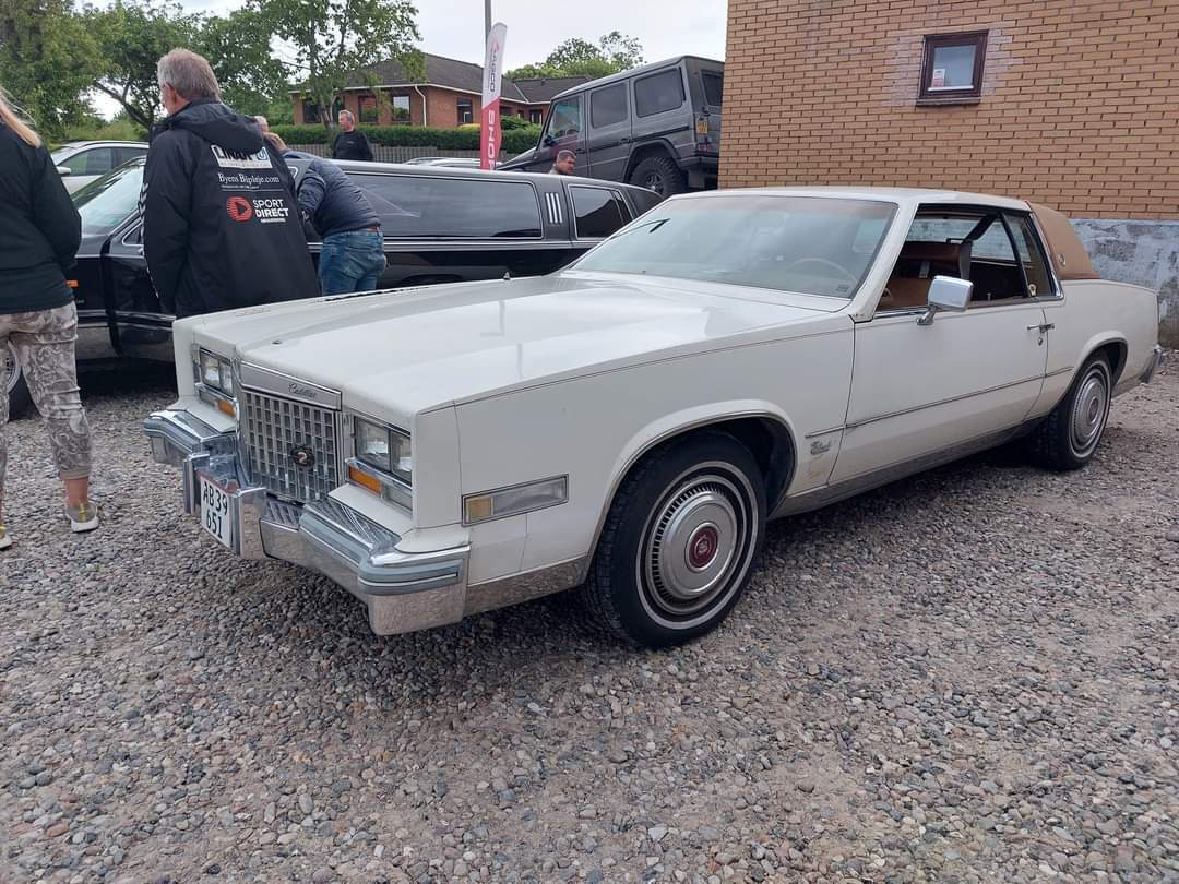 Hvid Cadillac Eldorado fra 1980