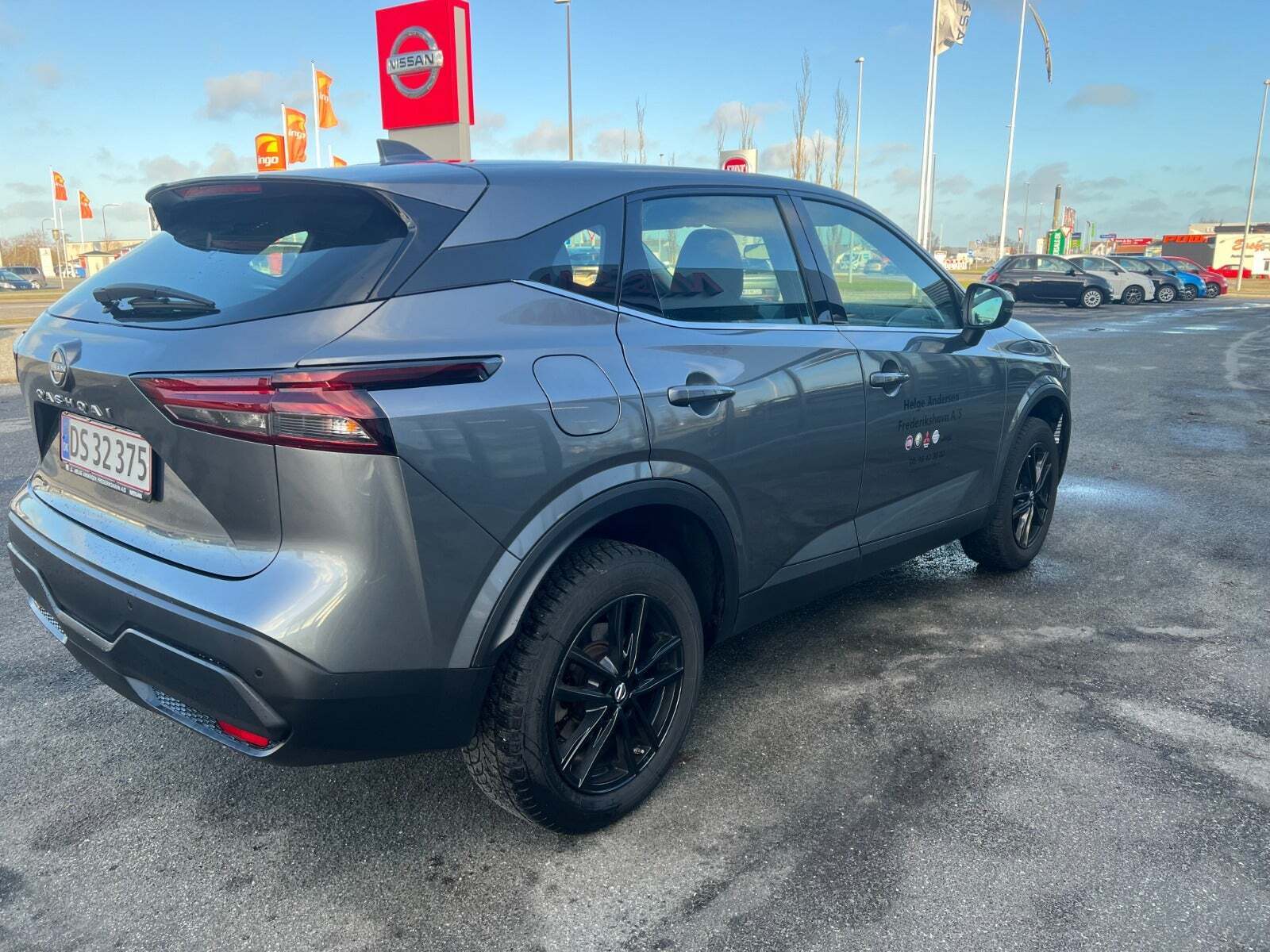 Grå Nissan Qashqai fra 2023