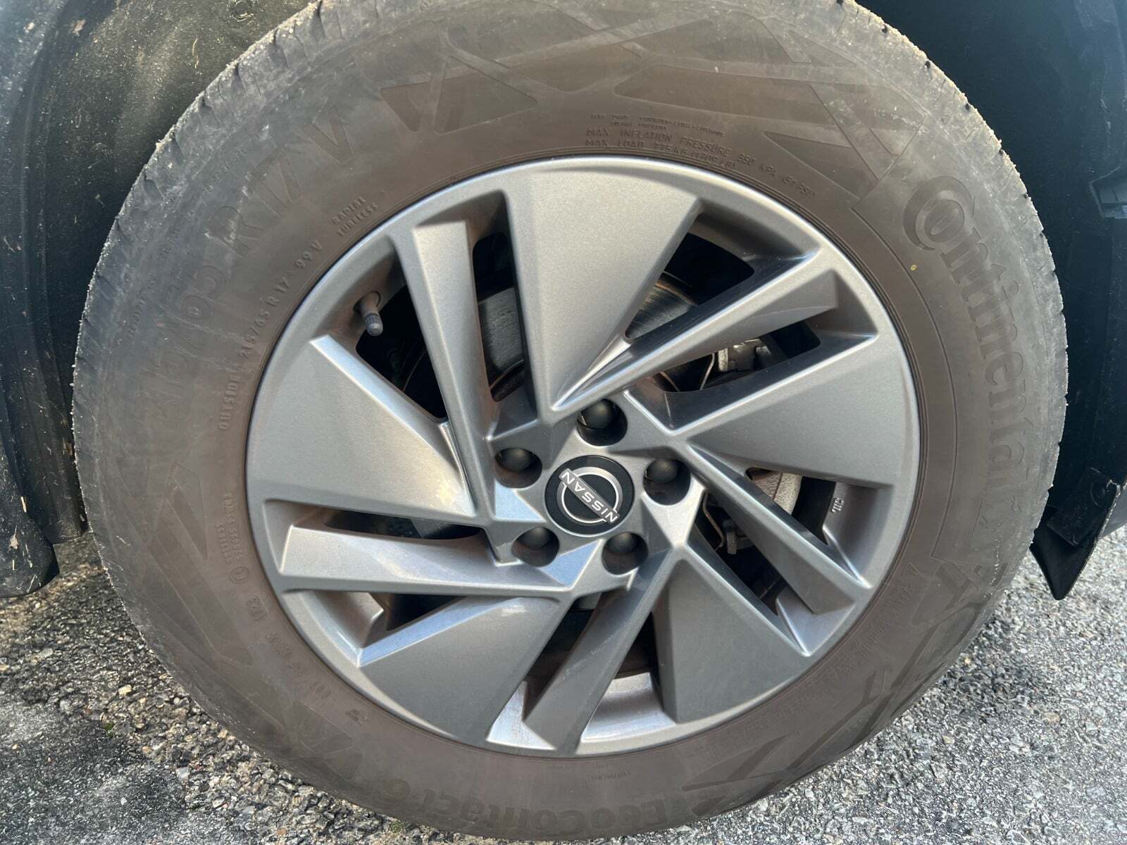 Grå Nissan Qashqai fra 2023