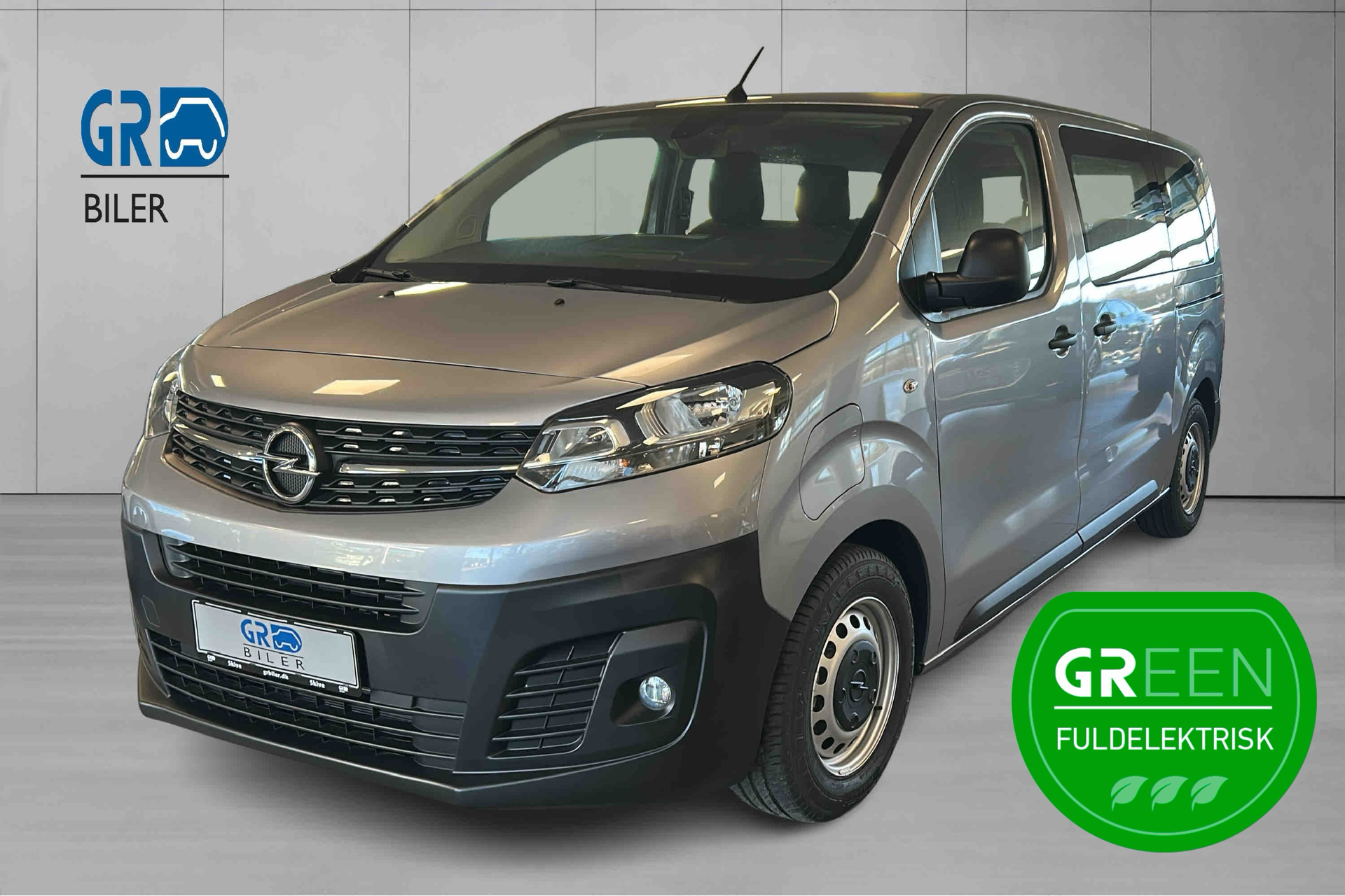 Grå Opel Vivaro-e fra 2023 set udefra