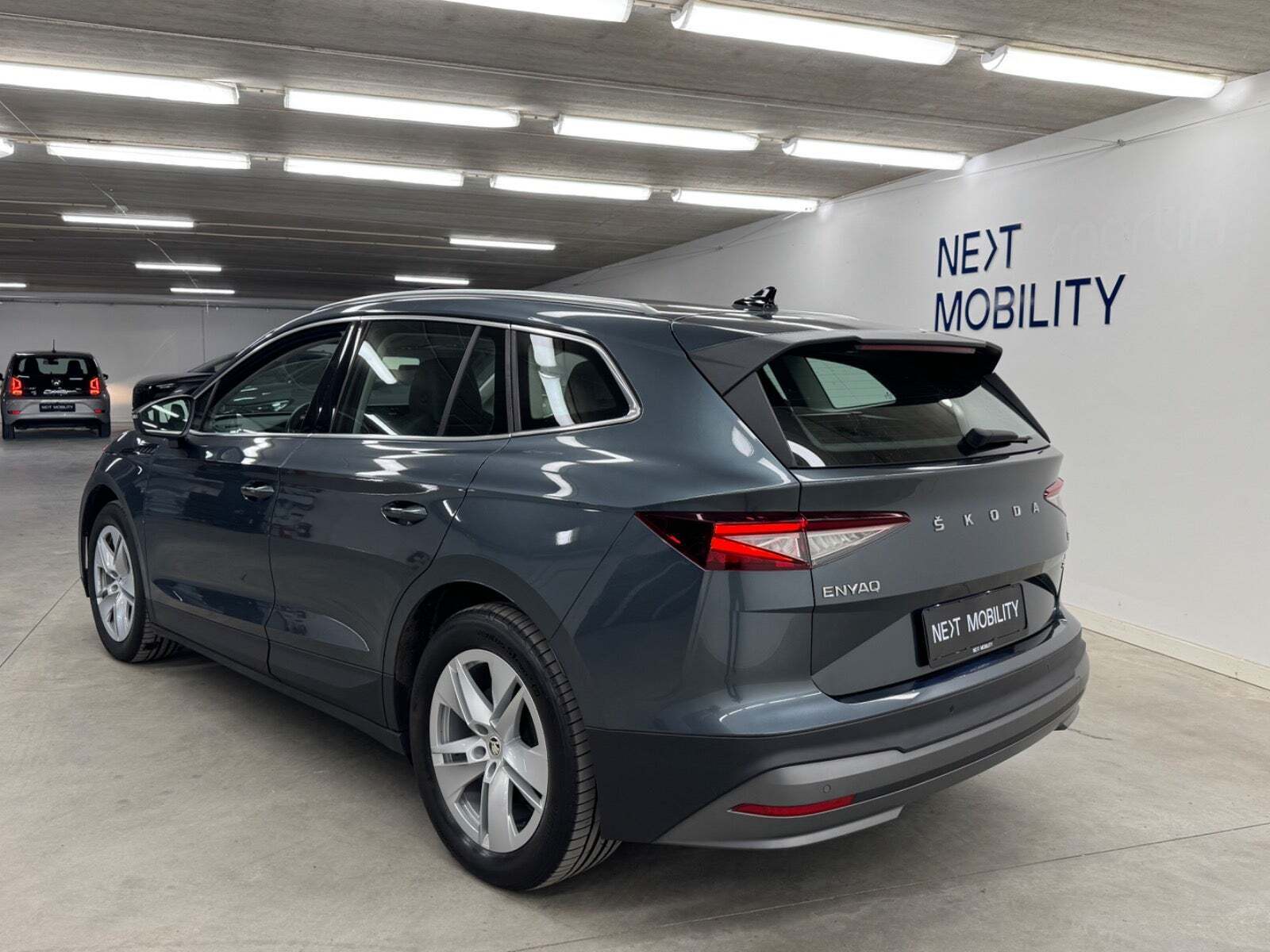 Grå Skoda Enyaq fra 2022