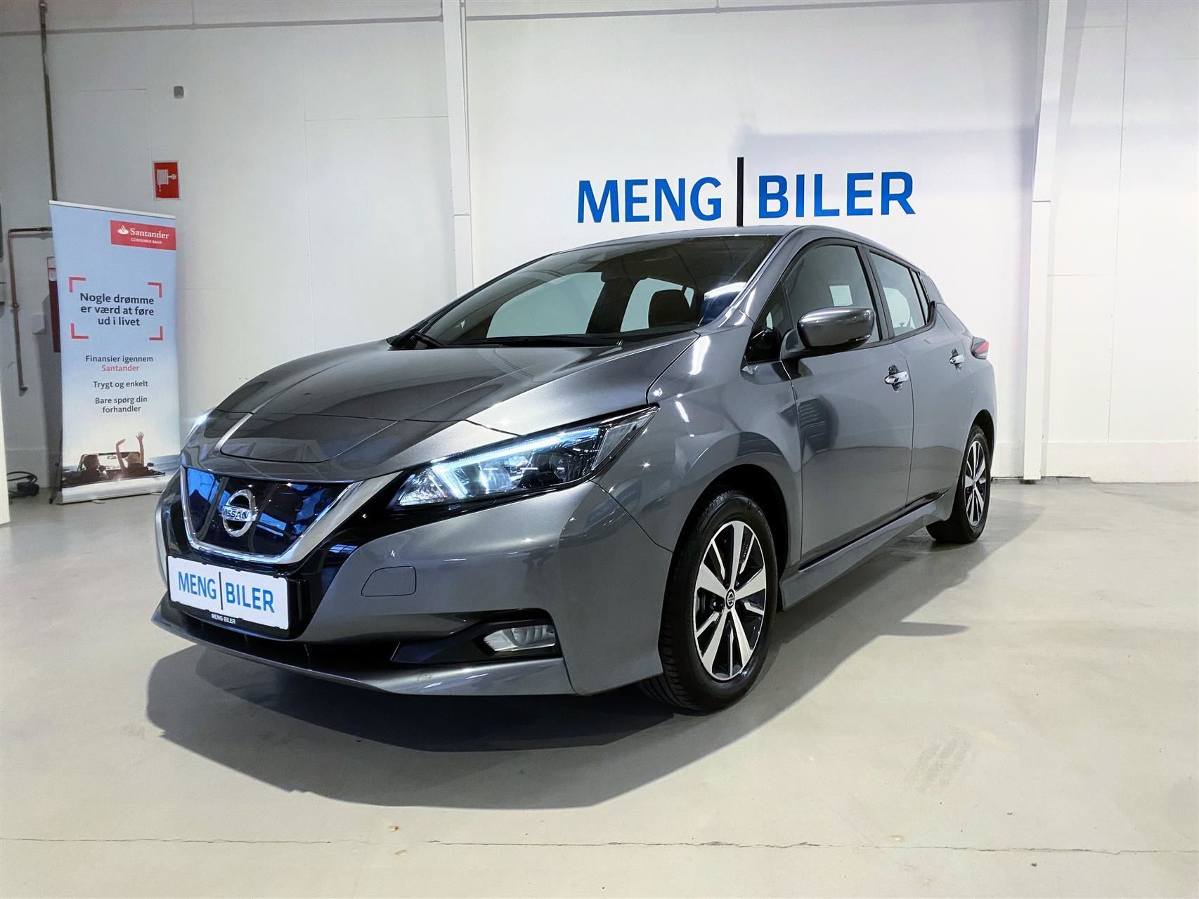 Grå Nissan Leaf fra 2021