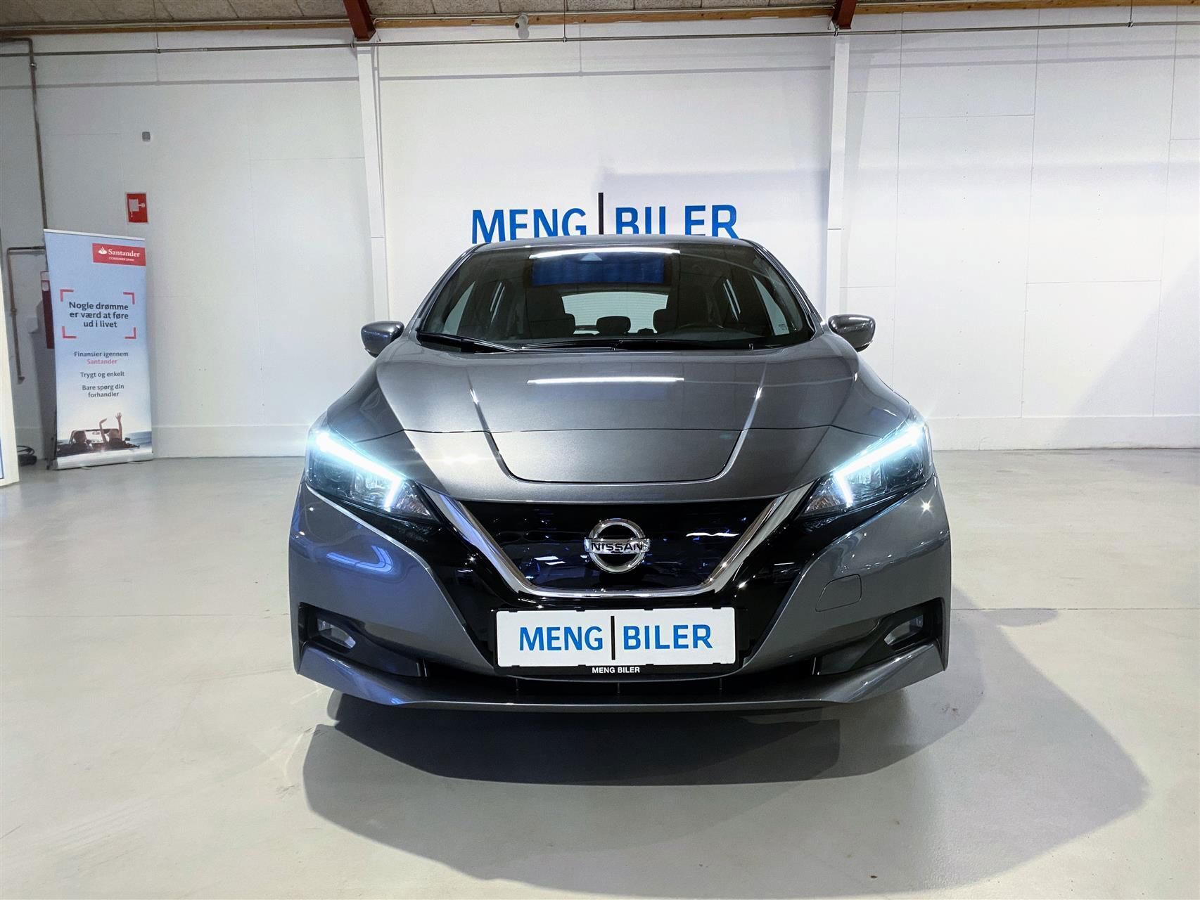 Grå Nissan Leaf fra 2021