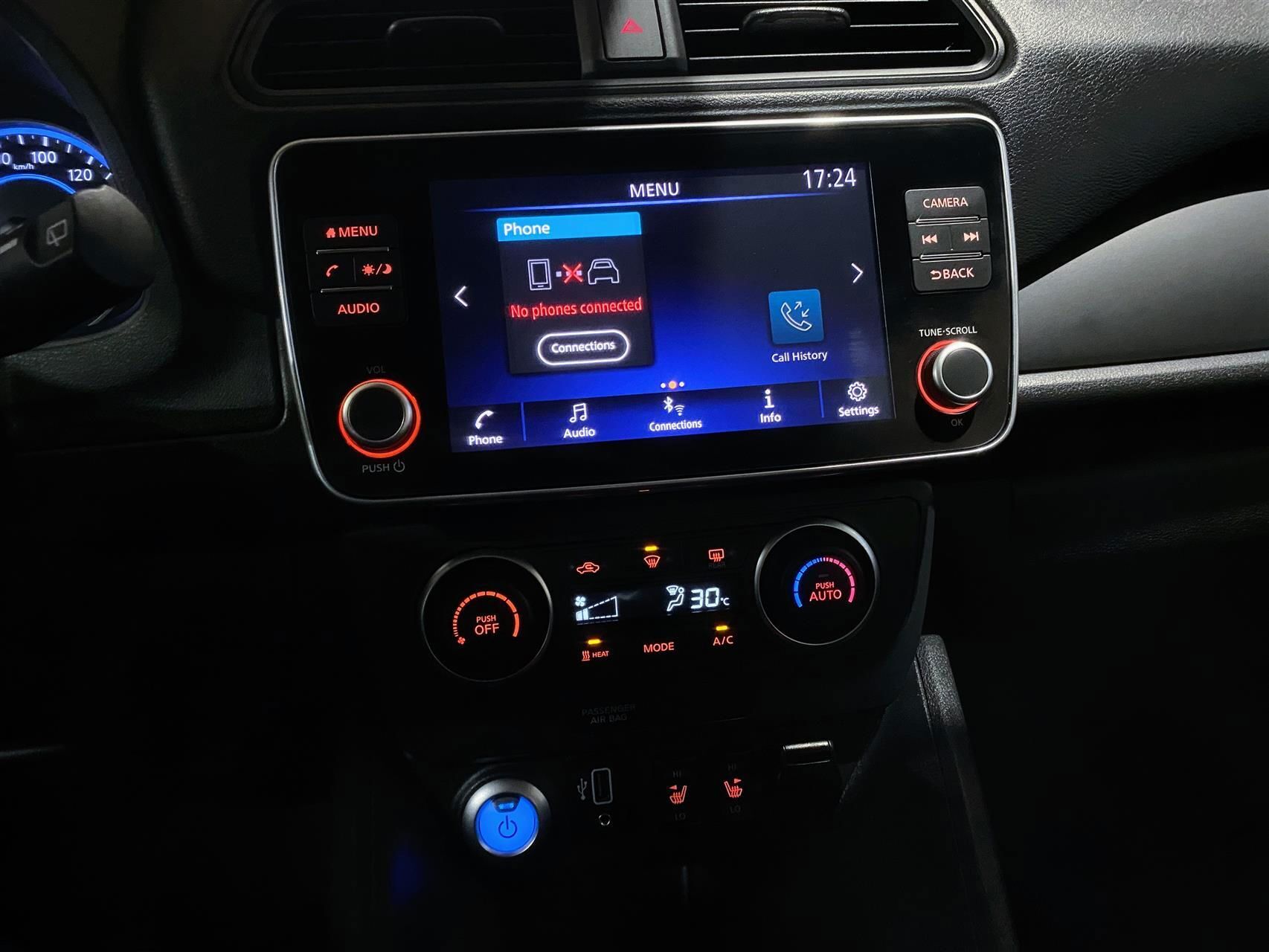 Grå Nissan Leaf fra 2021