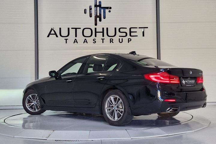 Sort BMW 530i fra 2017