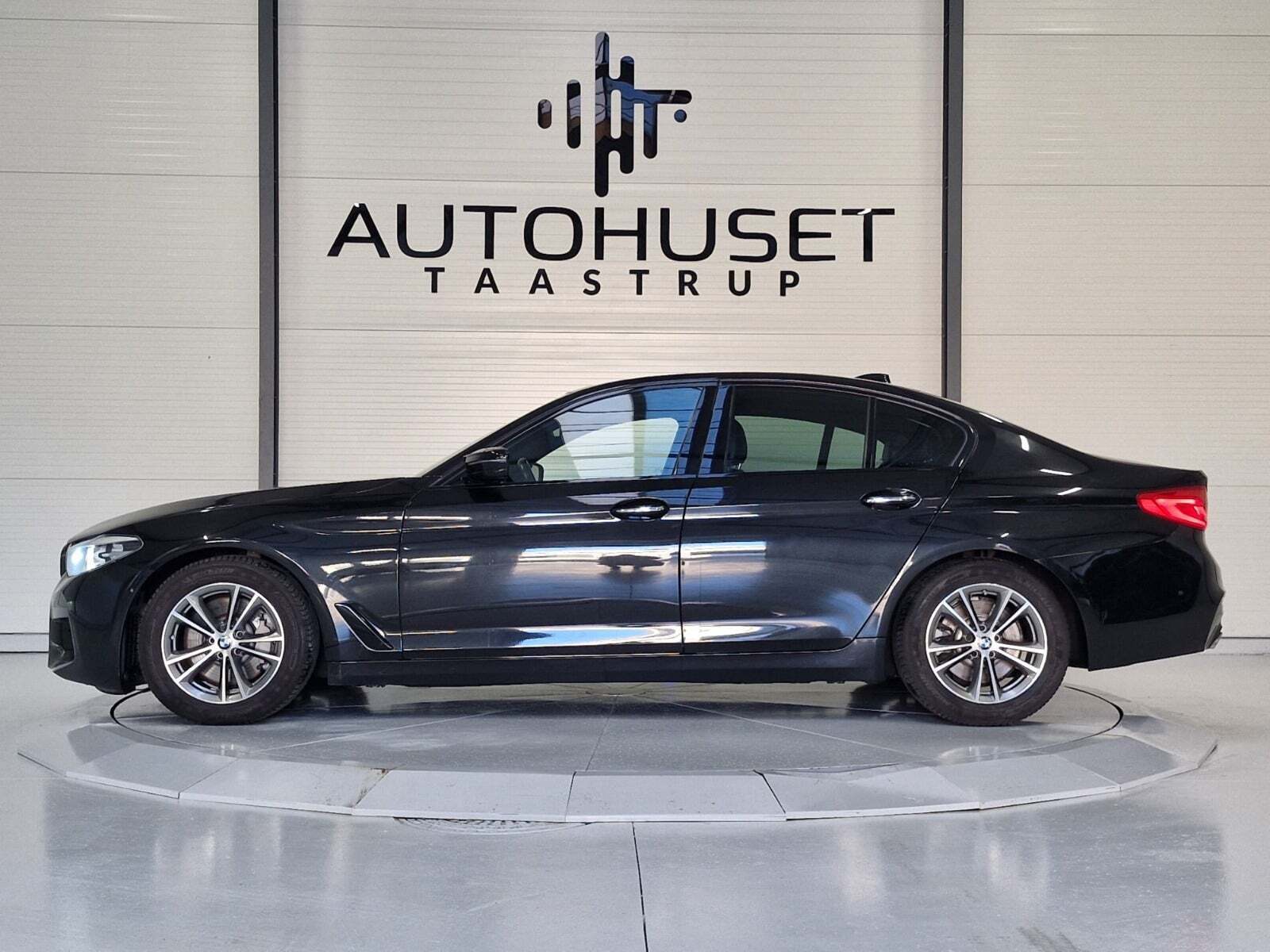 Sort BMW 530i fra 2017