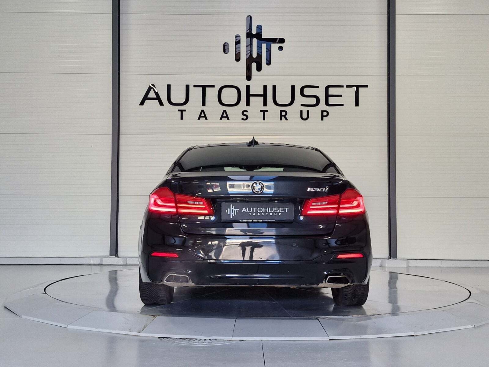 Sort BMW 530i fra 2017