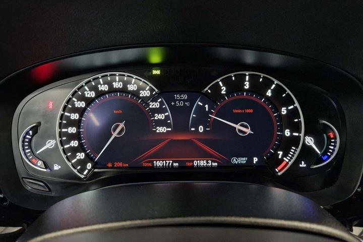 Sort BMW 530i fra 2017